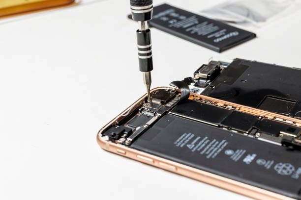 Diagnóstico e substituição de bateria de celular no Recreio dos Bandeirantes — Tec Silva