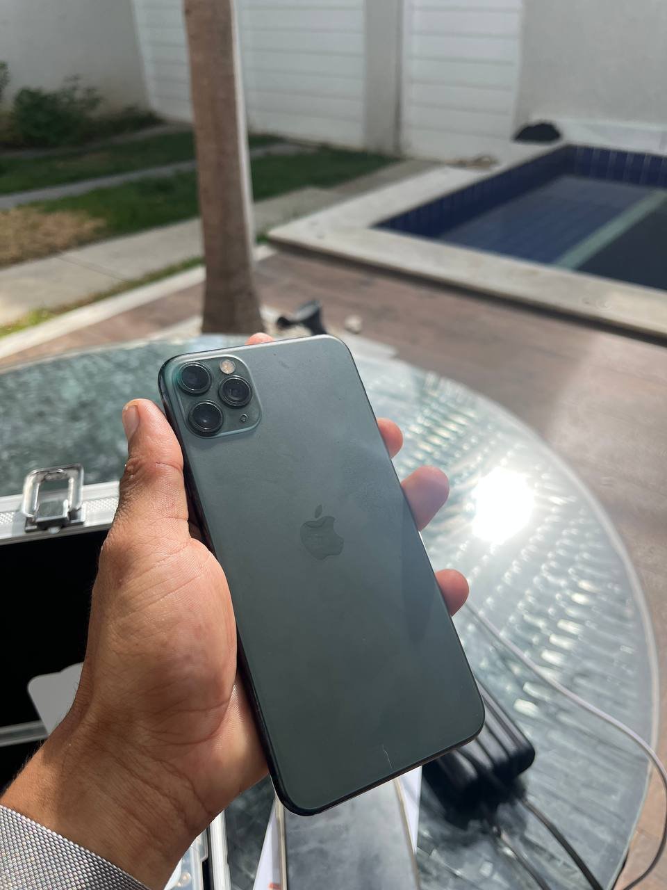 iPhone Travado na Logo da Maçã — Tec Silva